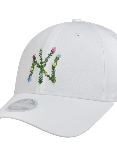 9Forty-WMNS-Floral-Infill-Yankees-Cap-by-New-Era-white.72725_rf5.jpg