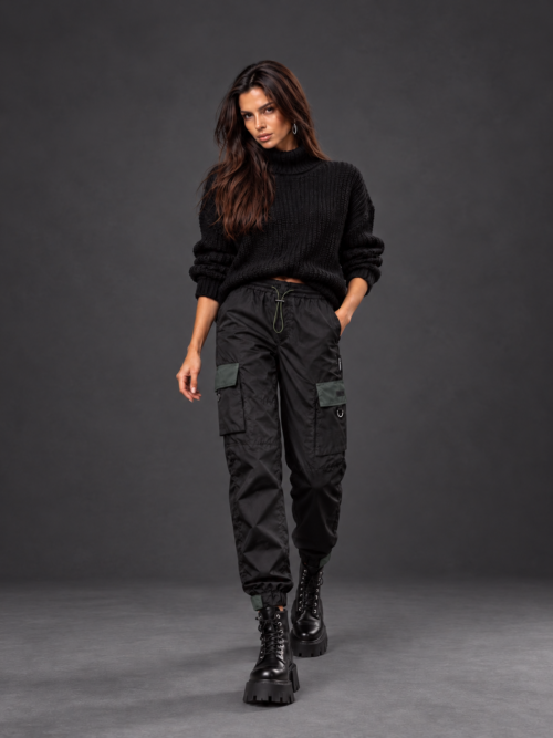 Zara in cool olive cargo style